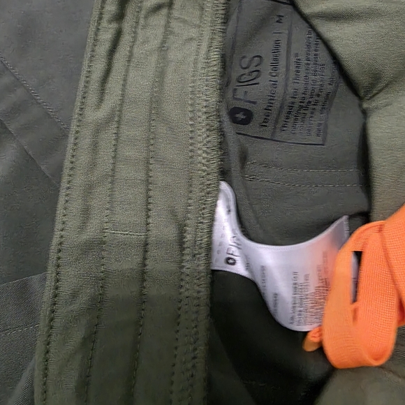 FIGS Women's Army Green Pants - Picture 3 of 5